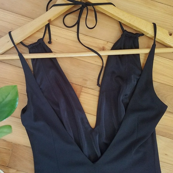 Asymmetric Deep V Gown - Picture 5 of 8